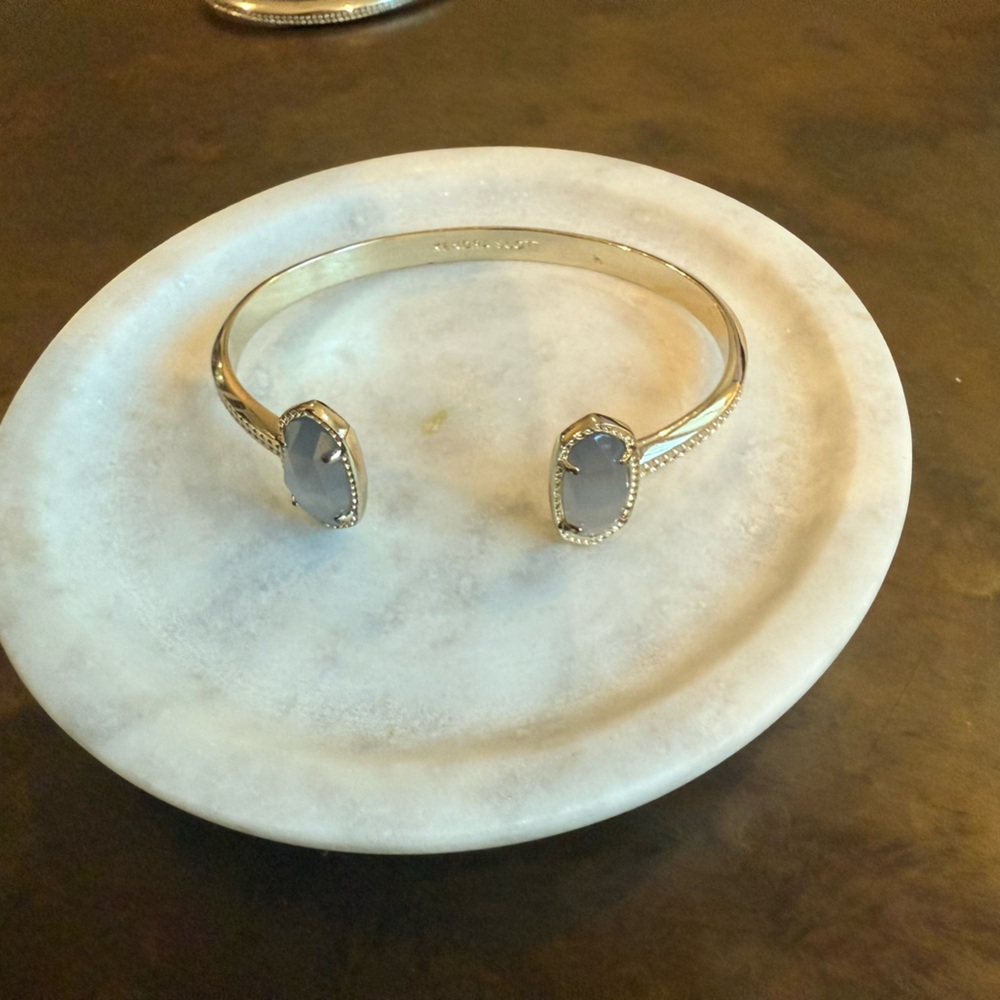 Kendra Scott Elton Bracelet in Gold Tone Slate Cat’s Eye Gray